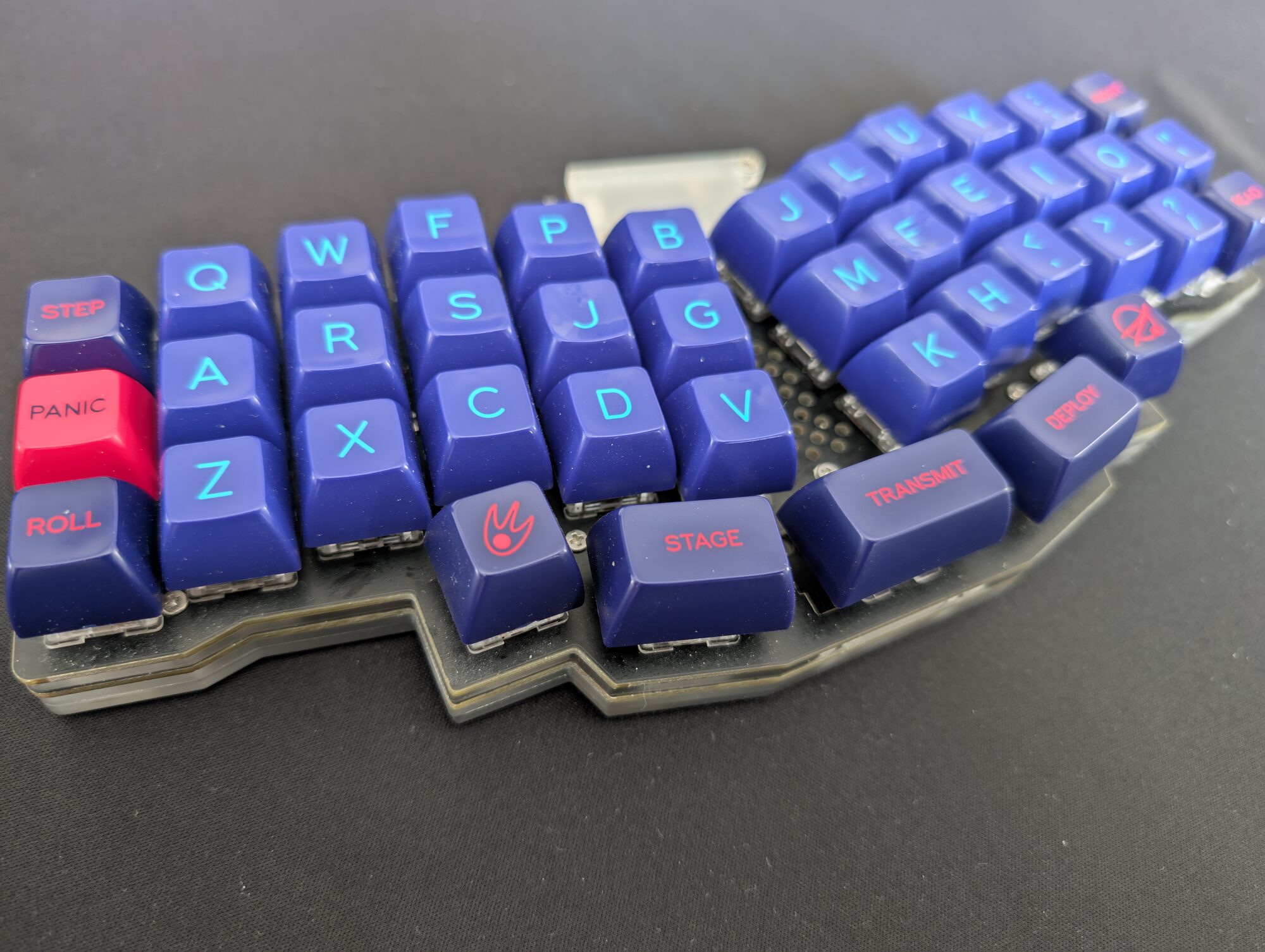 Reviung41 acrylic case angle view